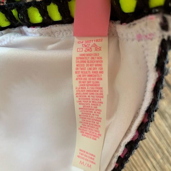 VICTORIA'S Secret Crochet print bikini size Medium - Picture 7 of 8